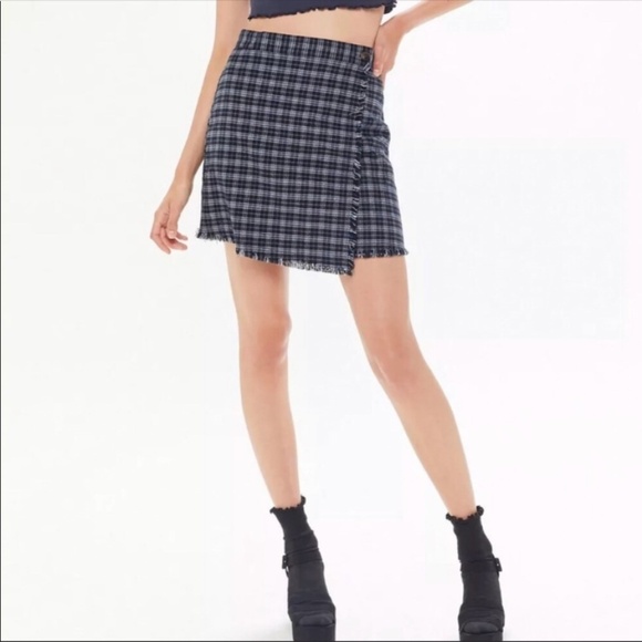 Urban Outfitters gingham mini wrap skirt 9134 - Picture 1 of 9
